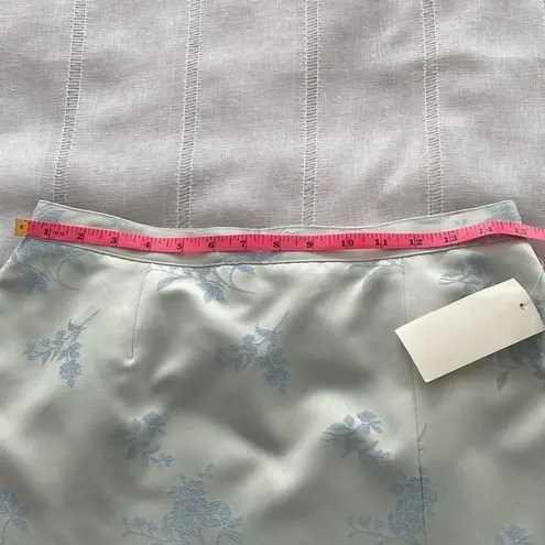 Sag Harbor NWT Suit vintage skirt in pale blue with floral print.