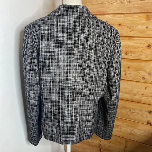 Jones Wear  blazer.  Suit jacket. Size 14.  Lined.