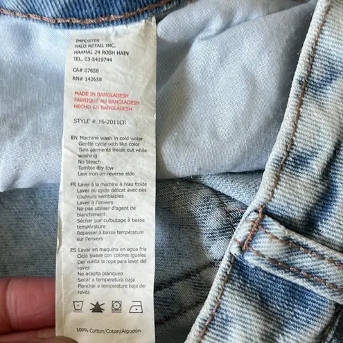 Refuge  Denim Women’s  Mom Jeans Distressed High Rise in light blue Size 13