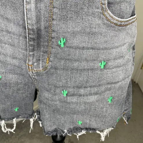 Judy Blue High Waist Cactus Embroidery Stitched Frayed Denim Shorts Size 1X