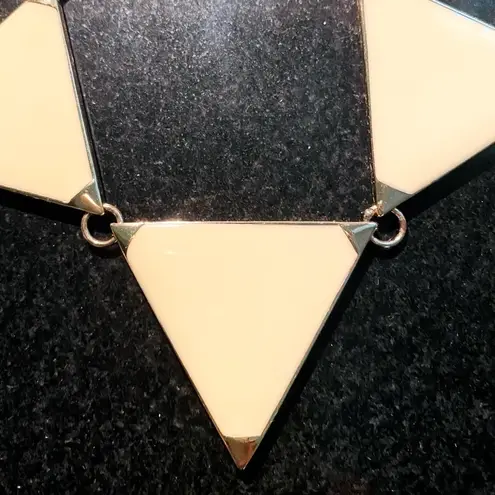 Amrita Singh NWT reversible Bermuda statement necklace. Black/Ivory Enamel. NWT.