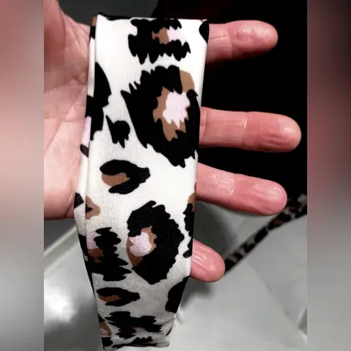 NWOT Women's Pink & Black OnePiece Swimsuit w/ Front Bowknot Size:Lrg