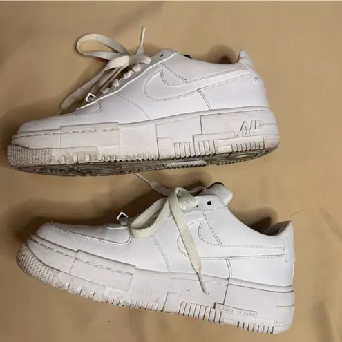 Nike  WOMEN AIR FORCE 1 PIXEL (WHITE / WHITE-BLACK-SAIL)