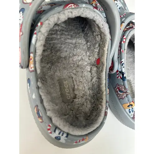 Disney  Christmas Mickey And Friends Holiday Treat Crocs Clogs W9/M7