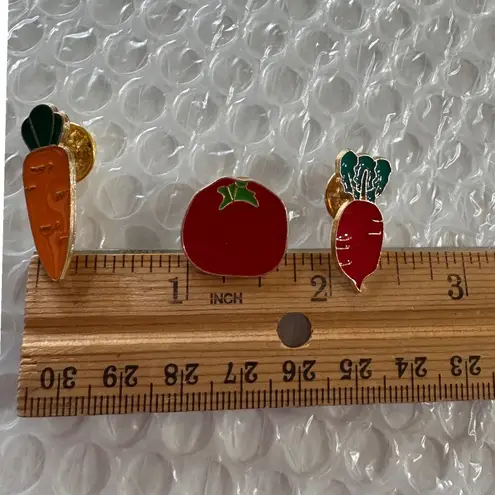 3 Vegetable Enamel Pins Set Tomato Carrot Radish Gold Tone Lapel Brooch Pinback Red