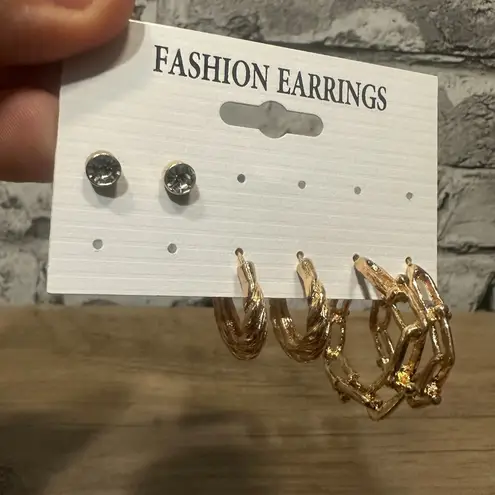 EUC Fashion Earrings 2 Pack Set (3 Studs, 5 Small Hoops) Gold