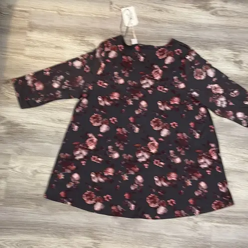 Rachel Ashwell NWT Gray with Lavender, Pink, Red Floral Print 3/4 Sleeve V-Neck