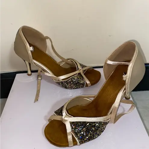 Elegant Glitter Strap Heels
Dancing shoes Gold Size 7