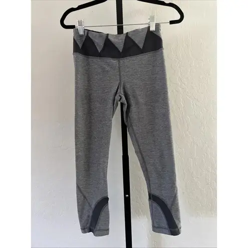 Lululemon Run Inspire Crop II All Luxtreme Pant Workout Size 4 Grey Black Gray