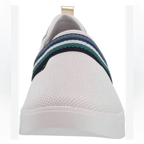 Ryka Rykä NWT Haze women’s sneakers Size 8. White with Blue stripes