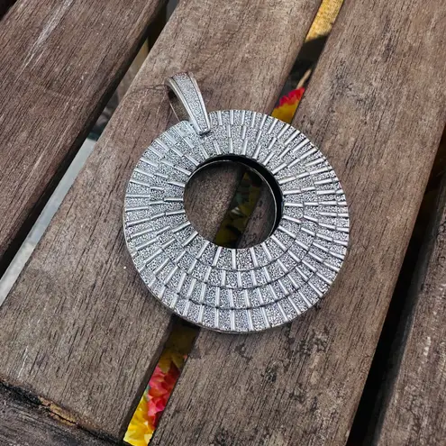 Premier Designs Vintage Reversible Pendant