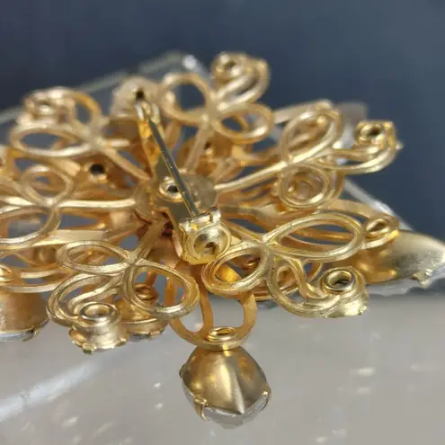 Floral Brooch Marquise Lava Glass Vintage Aurora Borealis Rhinestone Gold Tone Size 2