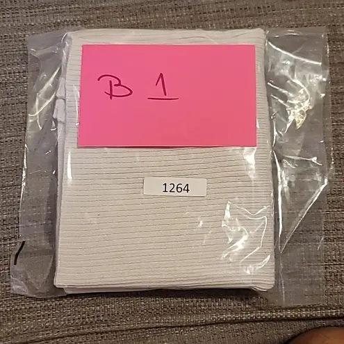 Ellen Tracy  White Tank Style Ribbed Lightweight Sweater Sz XS