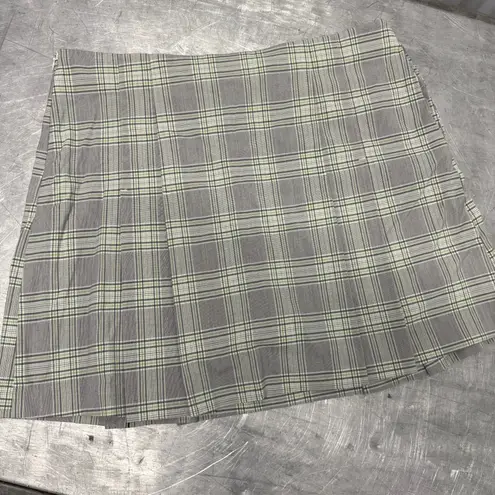 IZOD Xfg Women’s Gray And Green Plaid Golf Skort Size 14