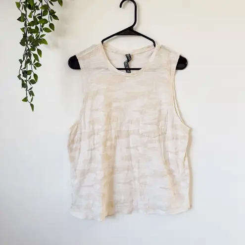 Vuori Women’s Sunset Tank Top in Bisque Tan Camo Print Sz L