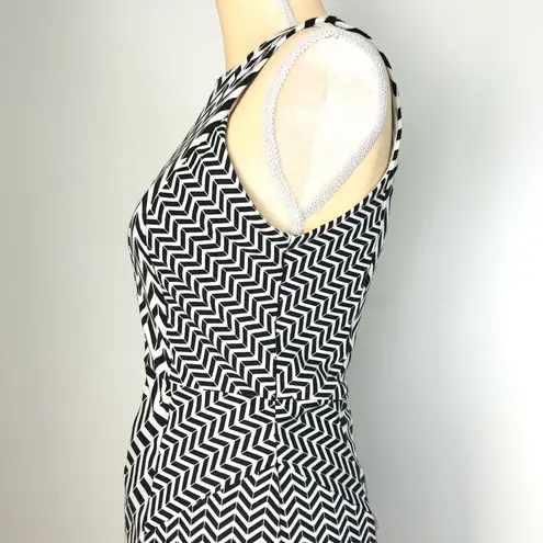 NIKIBIKI | Geometric Print Dress