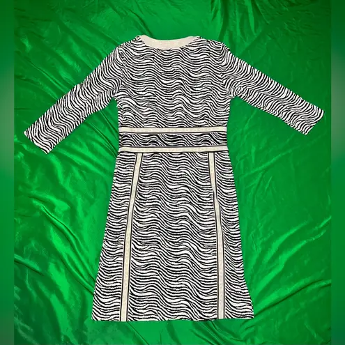 J. McLaughlin Beige and White Patterned Dress size Small