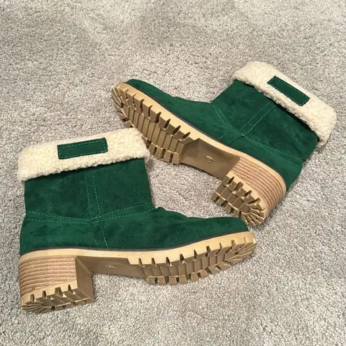 Women’s Green Short Chunky Block Heel Chelsea Boots Pull On Size 6.5 (38CN) NEW