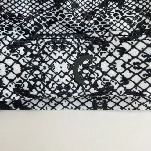 Zyia  Active Light n Tight Adjustable Sports Bra Cobra Metallic Snake Size L