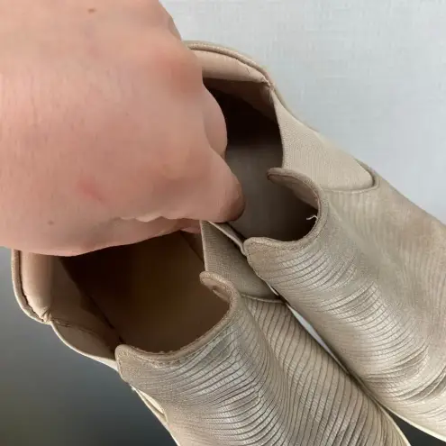 Coconuts by Matisse COCONUTS by Martisse |‎ Tan Grey Snakeskin 8 Bootie