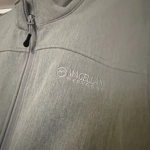 Magellan outdoors ‎ Women’s Hickory Canyon Softshell Jacket. Size L.