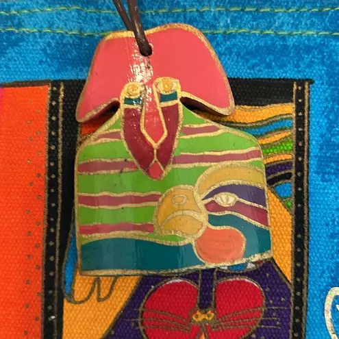 Laurel Birch small bag wood handle bird dog cat horse design wood dog tag EUC Green