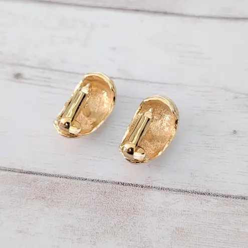 Vintage Clip On Earrings Stylish Chunky Large Statement Gold Tone Corrugated
