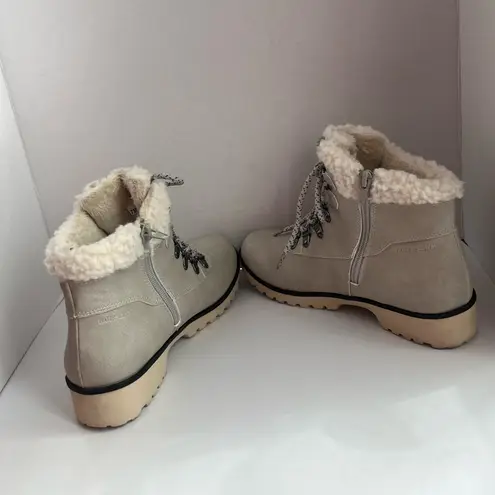 Blue Creek Water Resistant Faux Fur Boots Size 7