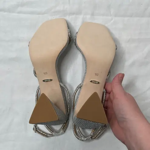 Badgley Mischka  Freedom Bejeweled Straps Glitter Block Heels 9.5