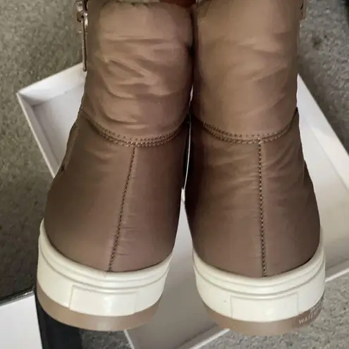 Blondo Samarie Waterproof Quilted Platform Winter Boots 10