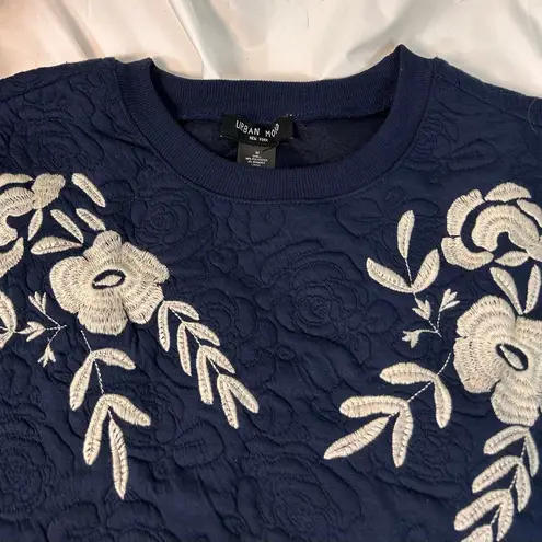Francesca's Urban Mood quilted floral embroidered navy sweatshirt Size Medium Blue