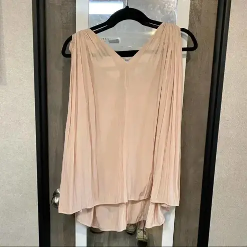 594 Smythe Knot Shoulder Blouse Size M