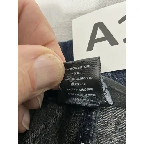 WWomans Simply Vera Wang Small Pullon Distressed Blue Denim Leggings NWT Small