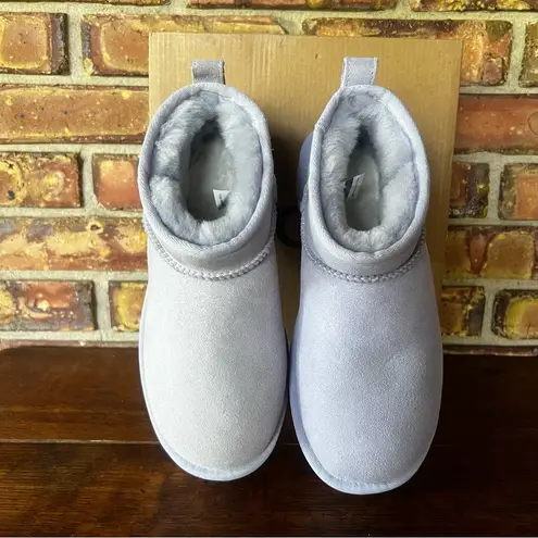 UGG Classic Ultra Mini Women's Boot Size 6 #329A