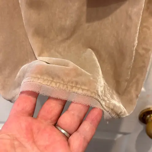 Chelsea28 NWT Nordstrom Velvet Tank Top V Neck Sleeveless Neutral Blouse Size L