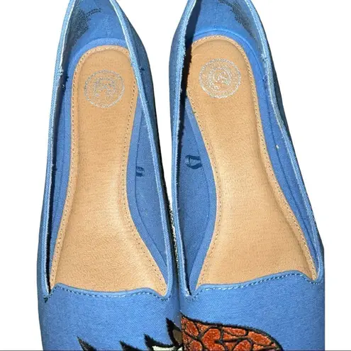 SO  brand adorable blue flats with cute trendy pineapple design!