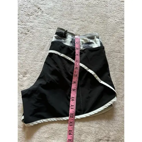 Lululemon  Women's Turbo Run Shorts Stretch Lined Active Size 6