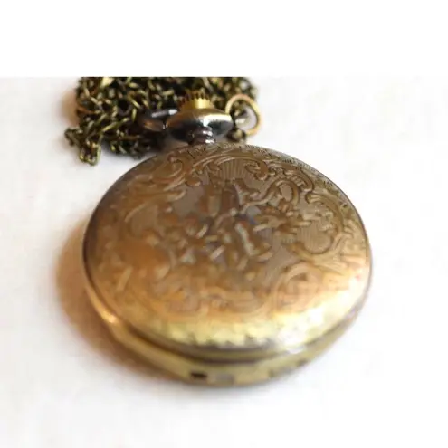 Source Unknown Antique Style Brass Tone Etched Pendant Pocket Watch Link Chain Working Necklace