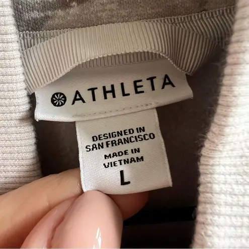 Athleta  Triumph Printed Hoodie in Grey Gypsum Camo Size Large