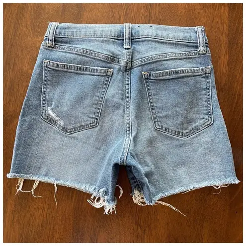 Gap  4” High Rise Short in Light Indigo Wash Distressed Raw Hem Button Fly Sz 25