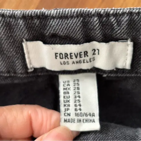 Forever 21 F21 Slouchy Fit black stonewash Button Fly womens jeans Size 25