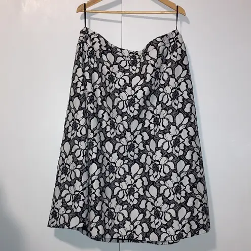 J Peterman Black & White A