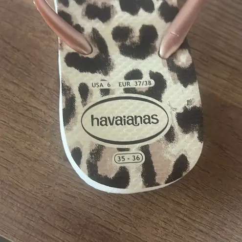 Havaianas Leopard  size 6