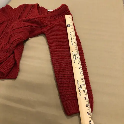 Ivy Rose Women’s Size M Red V