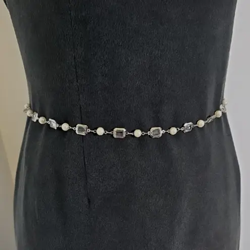 Boutique Thin Chain Belt Silver with Pearls and Clear Links