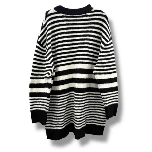 Ava & Viv Black & White Striped Soft Fuzzy Long Sleeve V Neck Sweater Sz 1X NEW