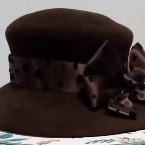 Gorgeous High Fashion Ann Vuille Brushed Felt Hat With A Bow Blue