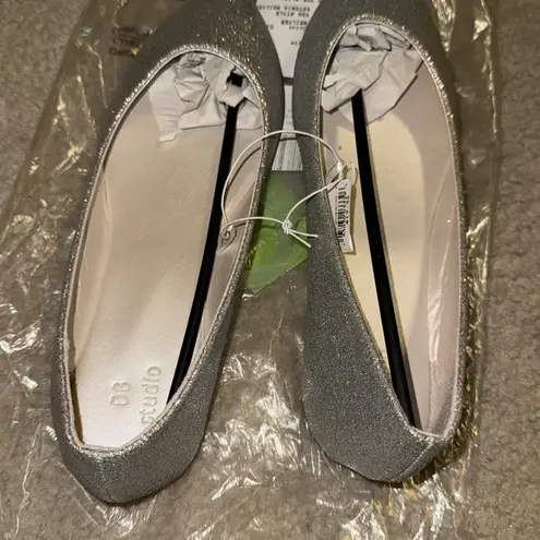 David's Bridal DB STUDIO Women’s Silver Glitter Ballet Flats size 7 W NWT