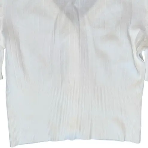 Gab & Kate V-Neck Cropped Cardigan Sweater Short Sleeve Button Up Size Medium - Image 4