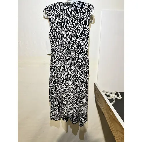 Jessica Howard  Missy Black ivory sleeveless dress size 6